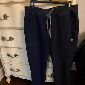 women's Navy Yola™ - Skinny Scrub Pants 2.0 - L / Navy
L
Navy